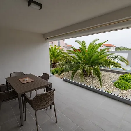 Manuelle * ザダル