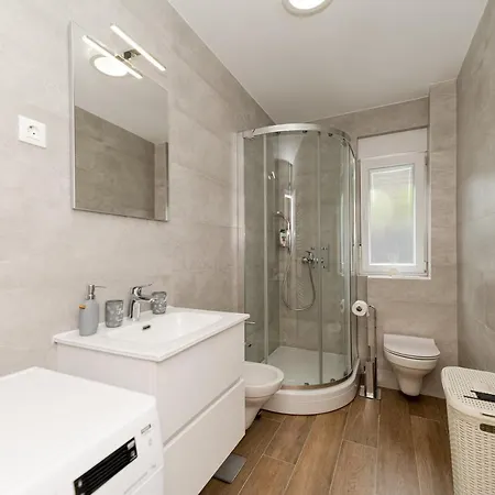 Manuelle Apartman *