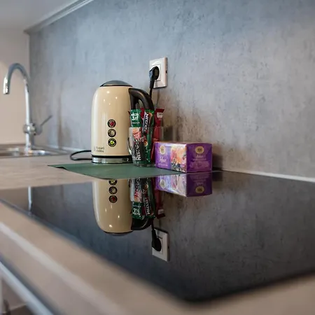 Manuelle * Ζαντάρ