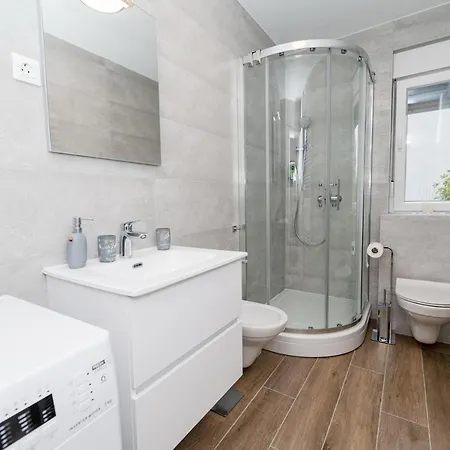 Manuelle Apartman *